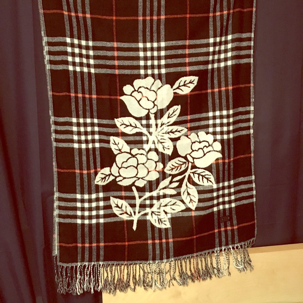 HUGE reversible plaid rectangular scarf w/ flower
